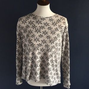 Croft & Barrow Snowflake design top XXL
